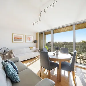 Apartment Riverside - 2 Bedroom & Free Parking
